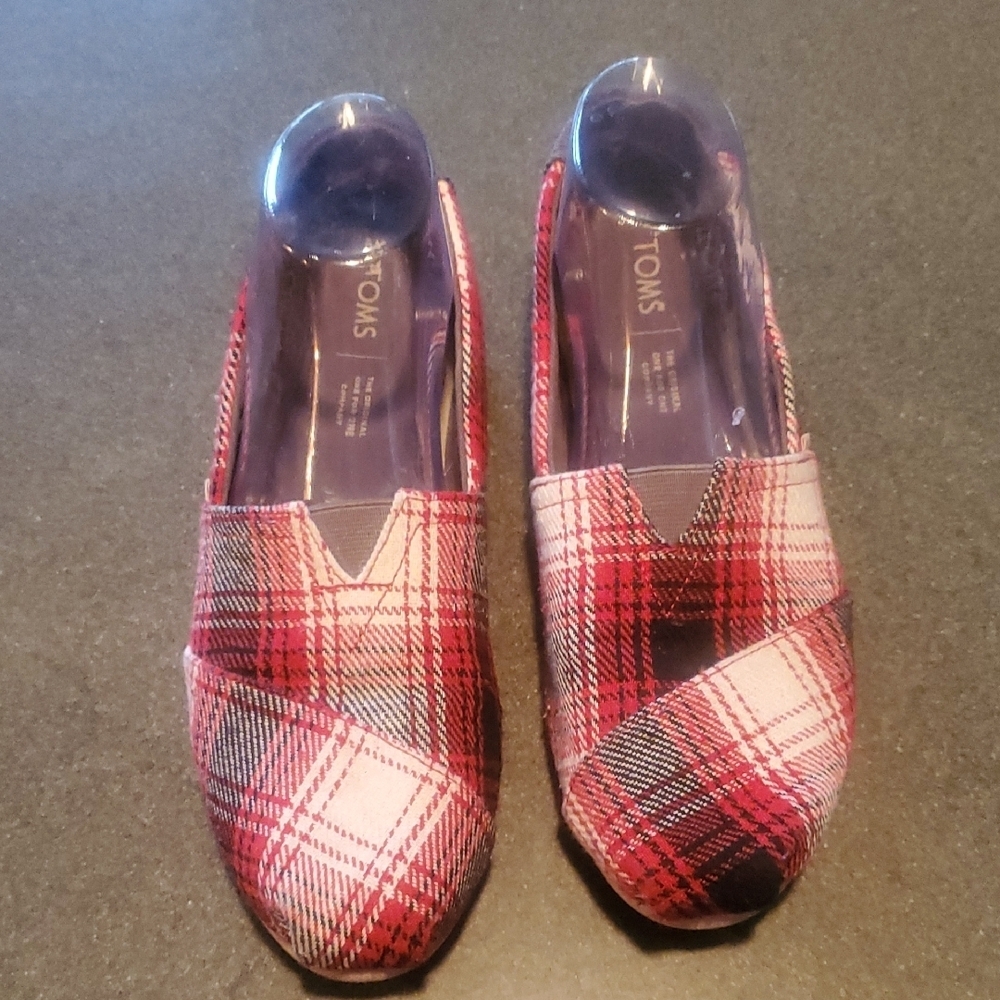 TOMS Womens Red Black White Plaid Alpargata Slip On Flats Shoes Size 9W